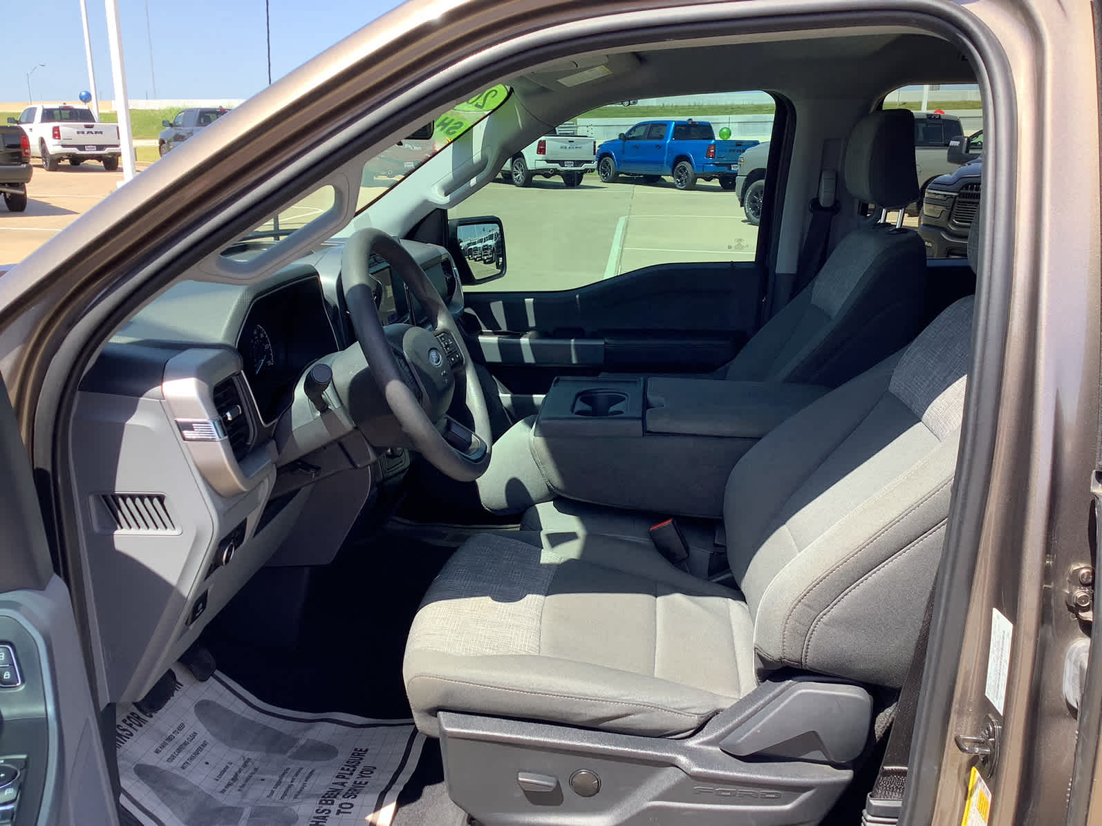 2023 Ford F-150 XLT photo 12