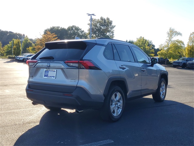 2021 Toyota RAV4 Hybrid XLE photo 4