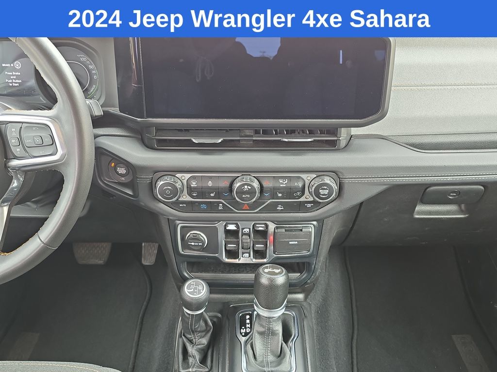 2024 Jeep Wrangler Sahara 4xe photo 17