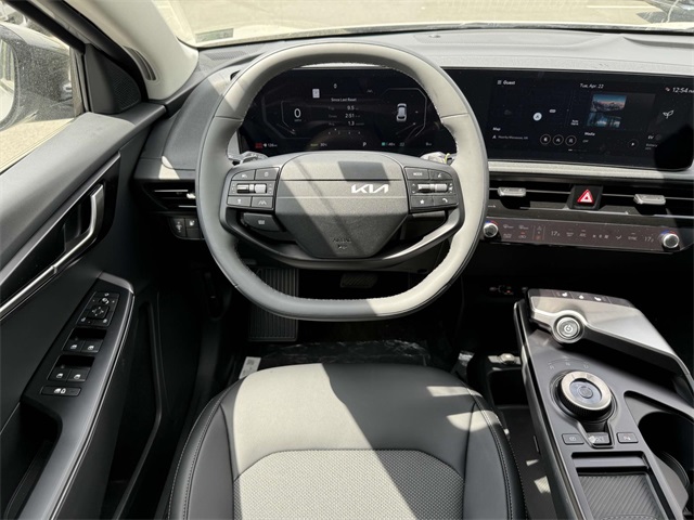 2025 Kia EV6 Light photo 2