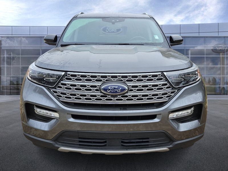 2023 Ford Explorer Limited photo 2