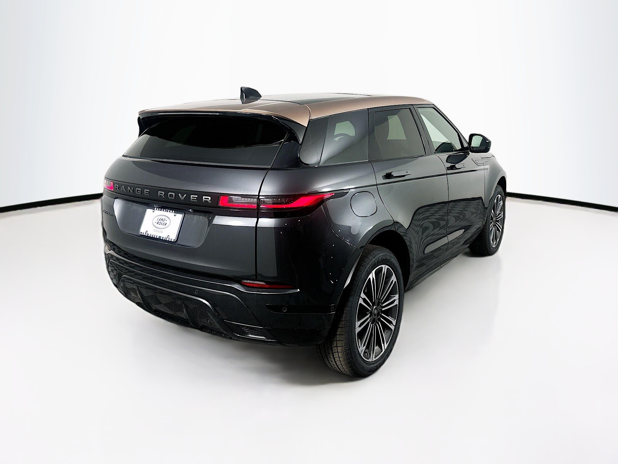 2026 Land Rover Range Rover Evoque Dynamic SE photo 5