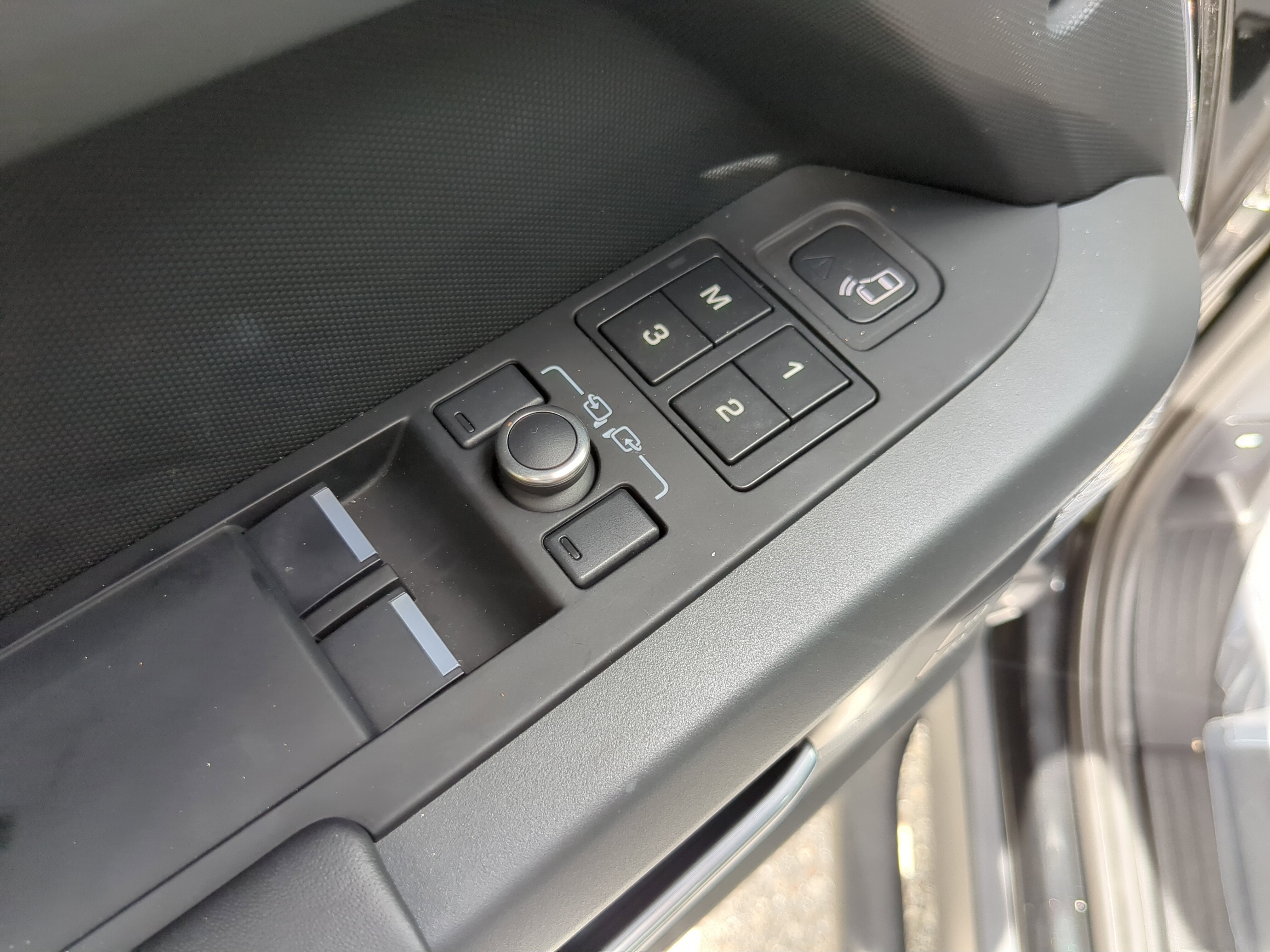 2022 Land Rover Defender X photo 8