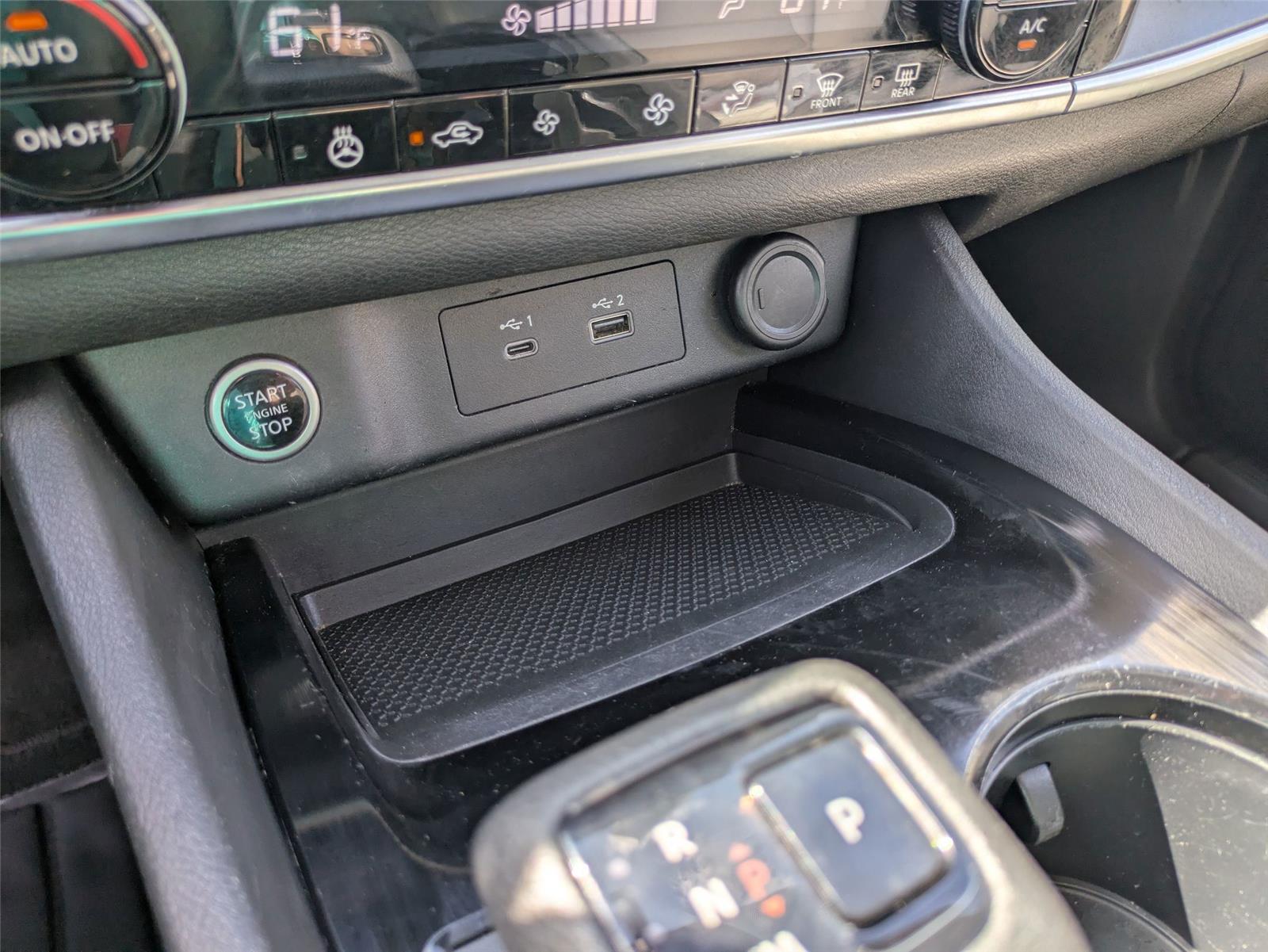2022 Nissan Rogue SV photo 19
