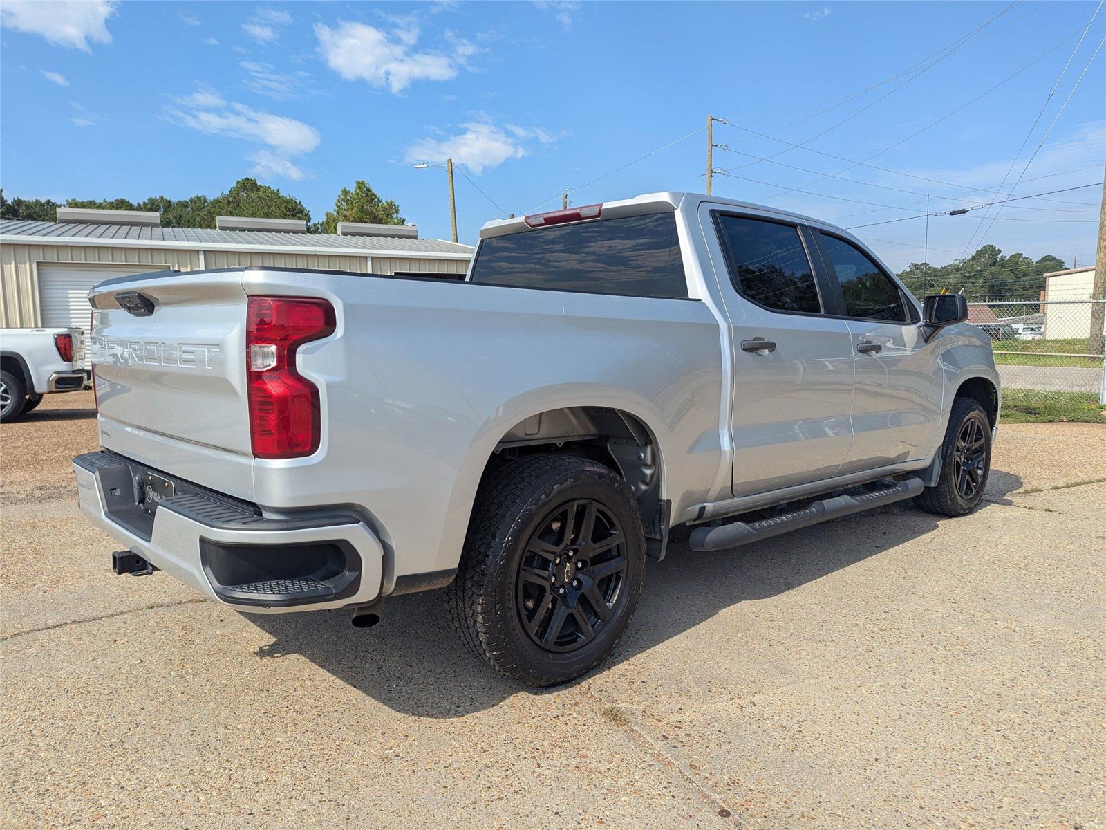 2022 Chevrolet Silverado 1500 Custom photo 5