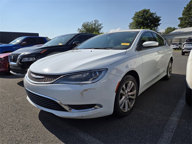 2015 Chrysler 200 Limited photo 2