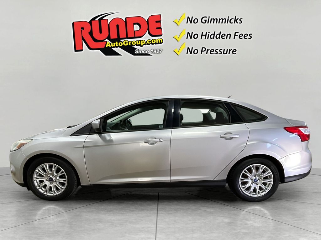 Used 2012 Ford Focus SE with VIN 1FAHP3F23CL295726 for sale in Manchester, IA