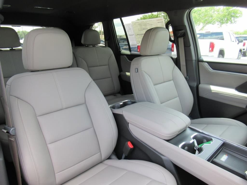 2026 Gmc Acadia Elevation photo 5