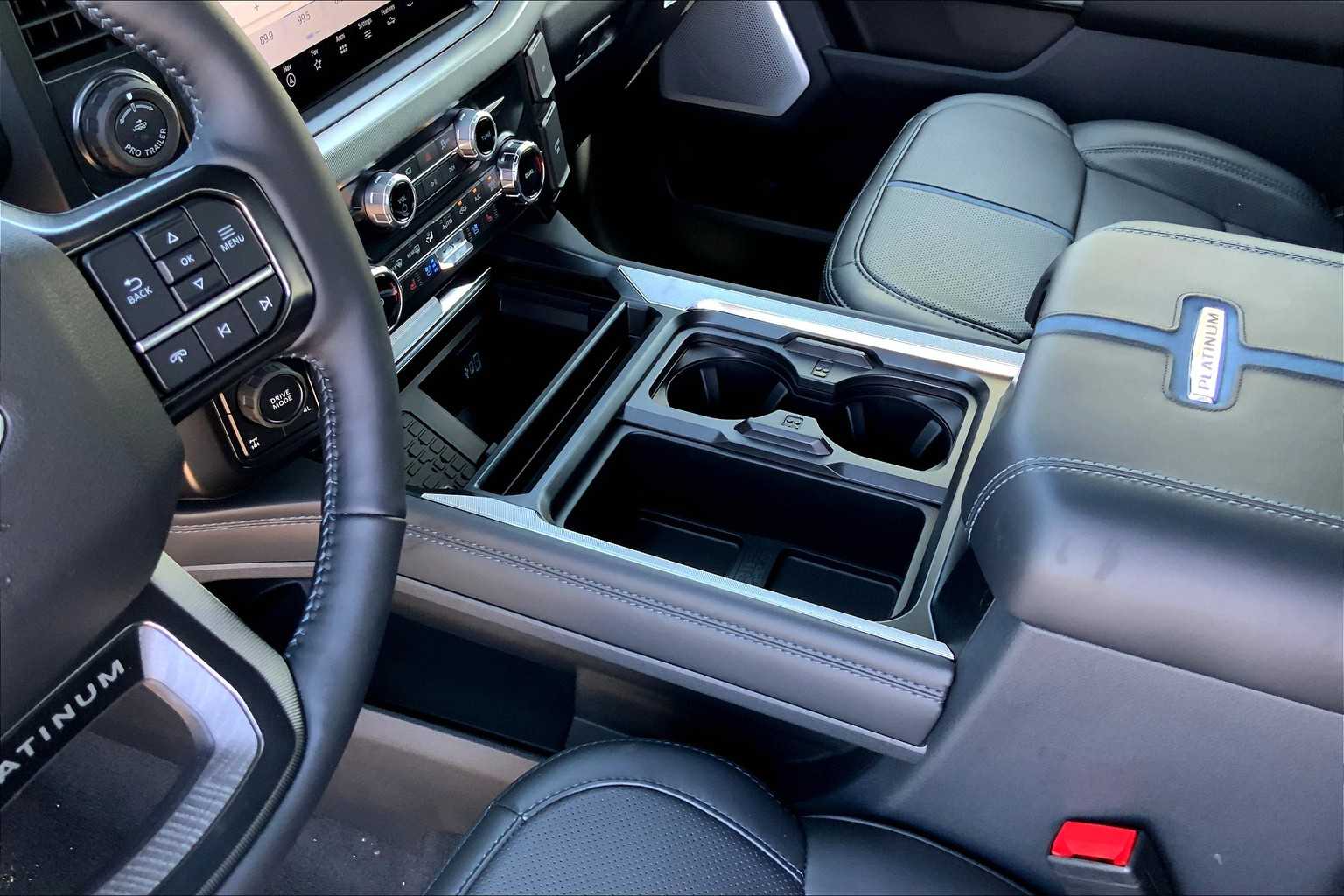 2025 Ford F-350 Platinum photo 7
