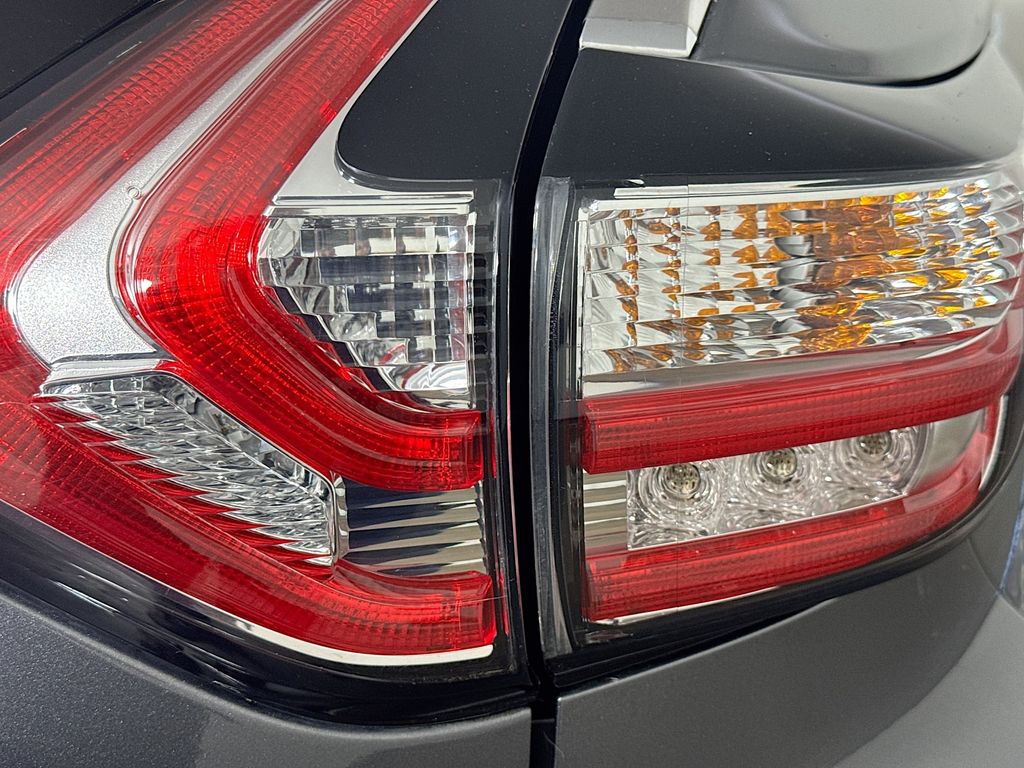 2016 Nissan Murano SV photo 32
