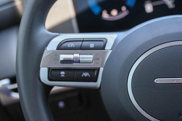New 2025 Gray Hyundai SE FWD image 18