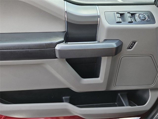 2015 Ford F-150 XLT photo 27