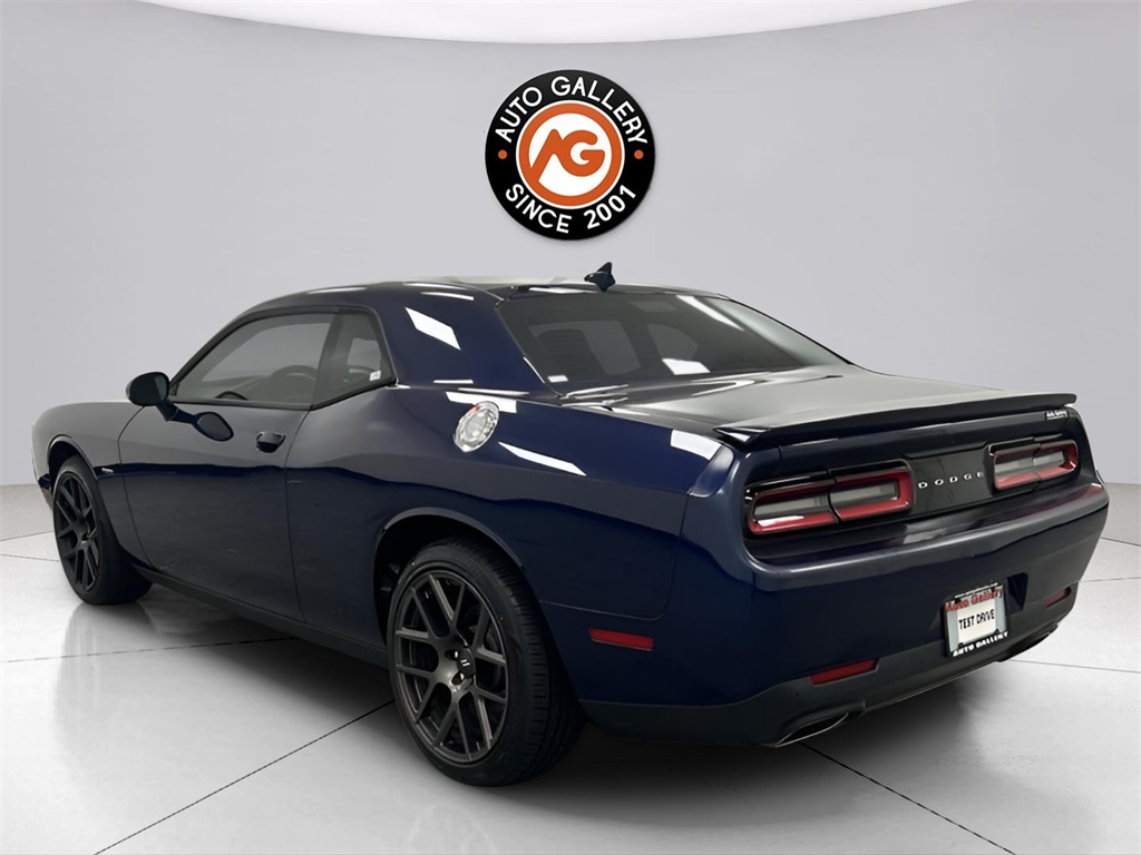 2017 Dodge Challenger R/T photo 5