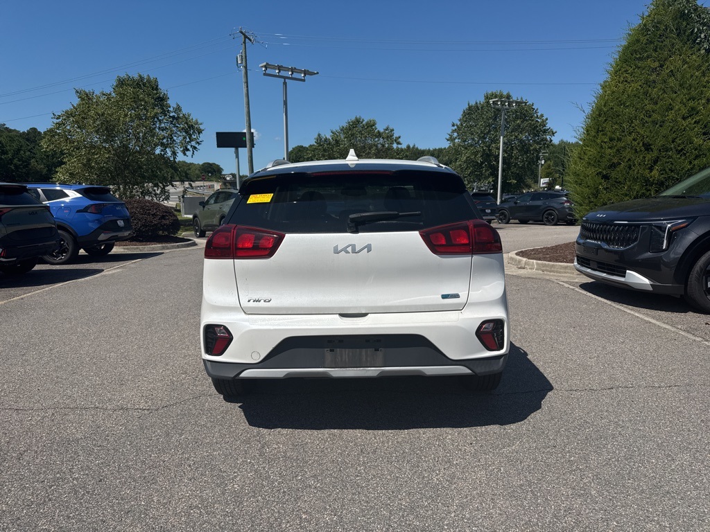 2022 Kia Niro Plug-In Hybrid LXS photo 3