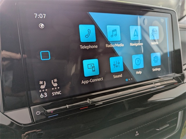 2025 Volkswagen Atlas Cross Sport SEL R-Line photo 13