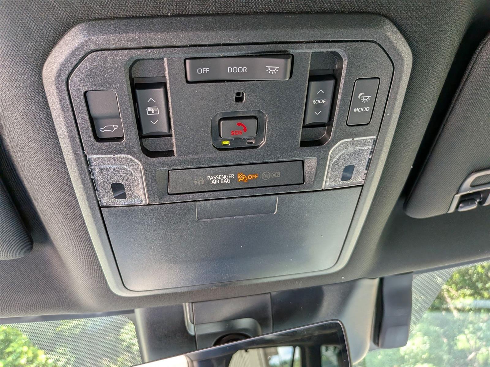 2025 Toyota Sequoia Platinum photo 17