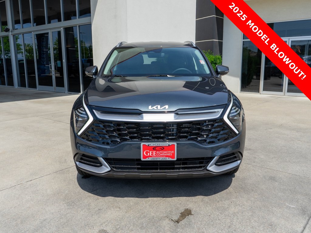 2025 Kia Sportage EX photo 2