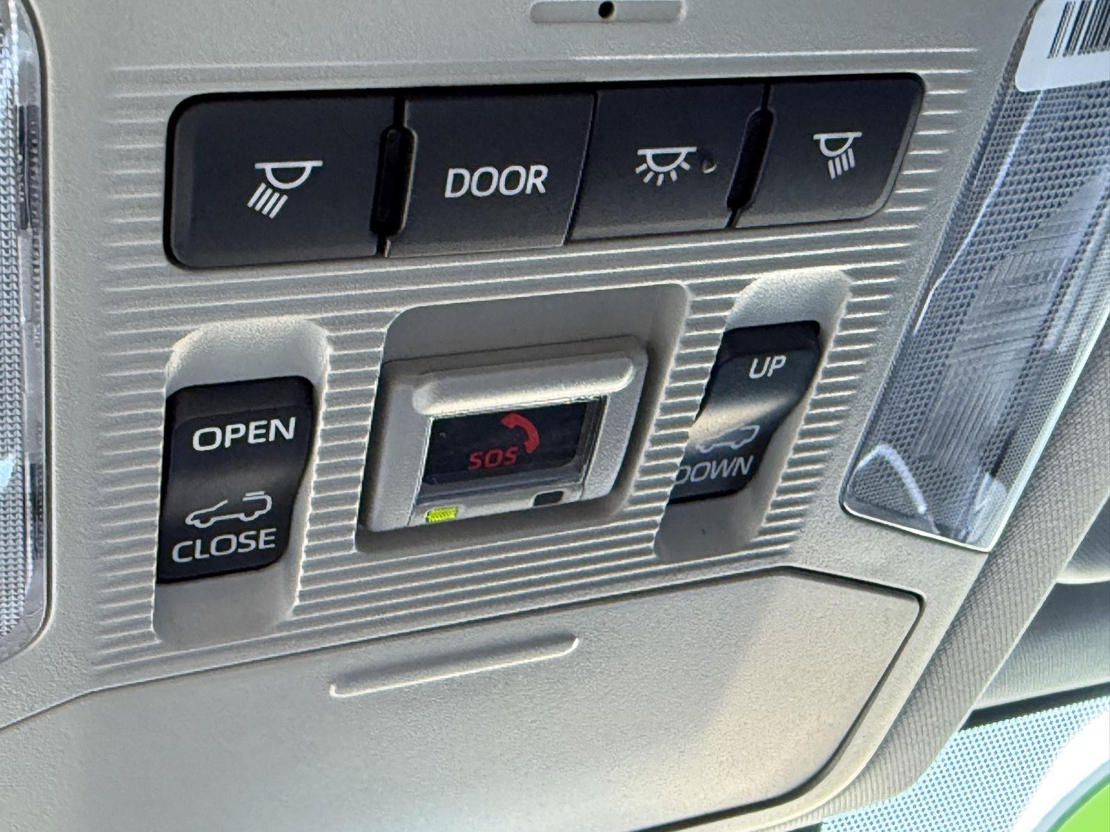 2025 Toyota RAV4 XLE photo 23