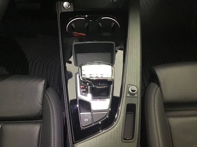 2023 Audi A5 45 S line Prestige photo 11