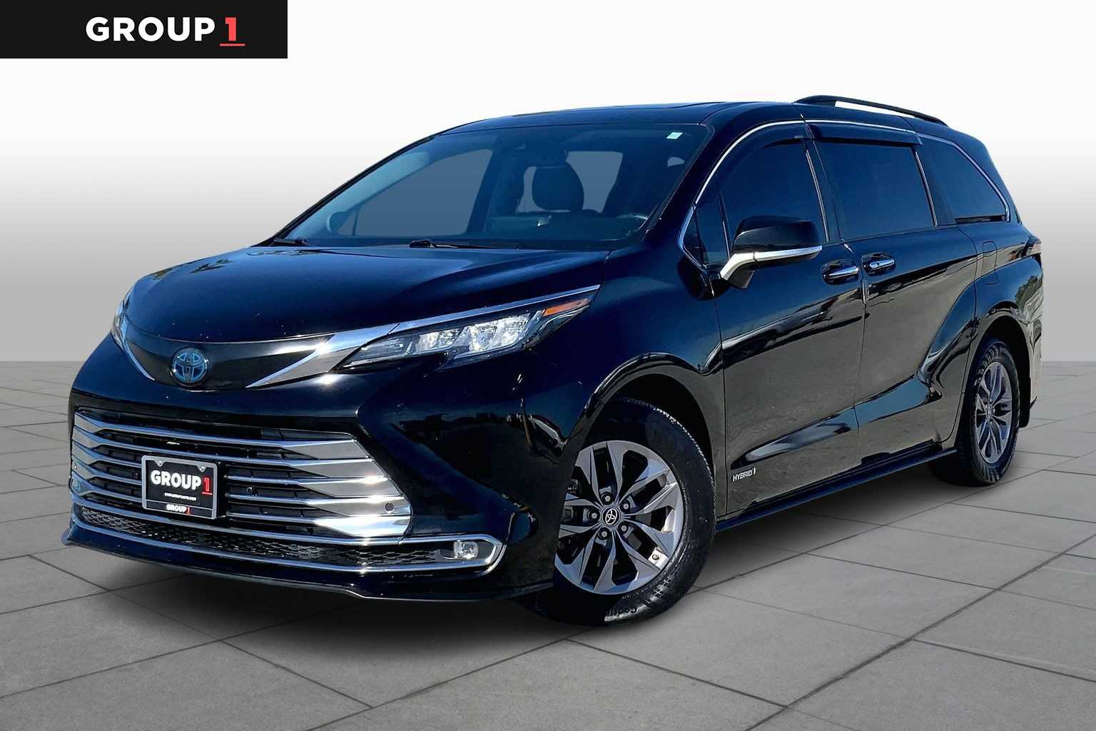 2021 Toyota Sienna XLE's photo