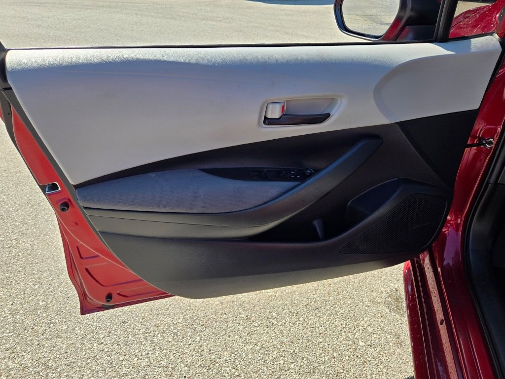 2022 Toyota Corolla LE photo 14
