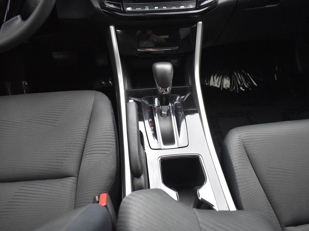2016 Honda Accord LX photo 18