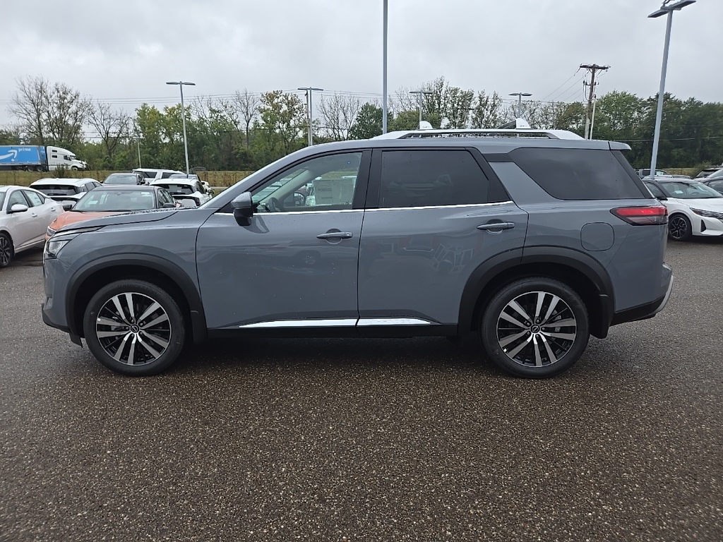 2025 Nissan Pathfinder Platinum photo 2