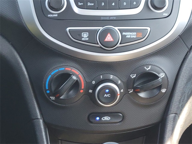 2014 Hyundai Accent GS photo 23