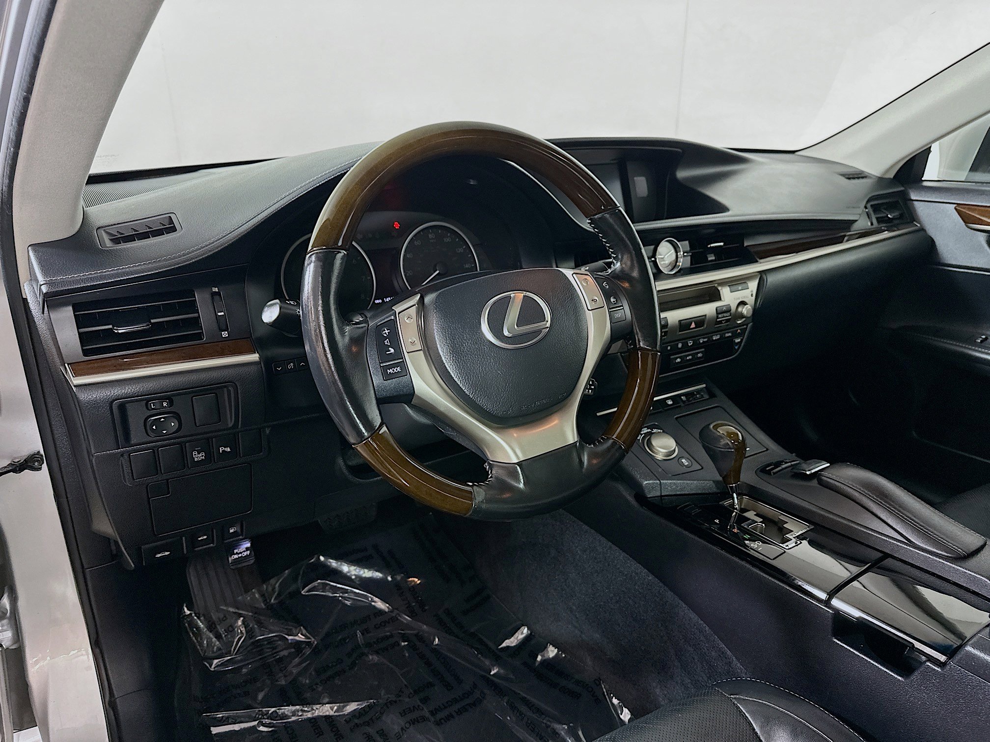 2014 Lexus ES 350 photo 9