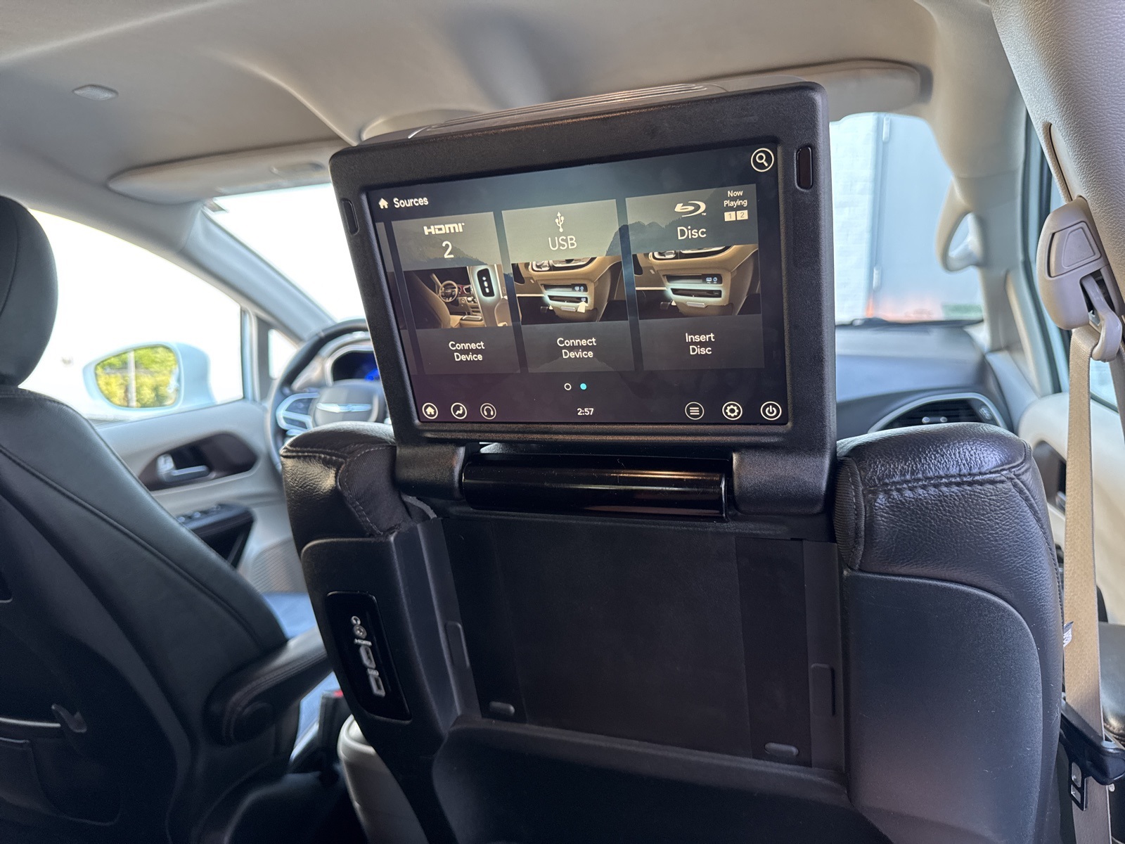 2017 Chrysler Pacifica Touring Plus photo 28