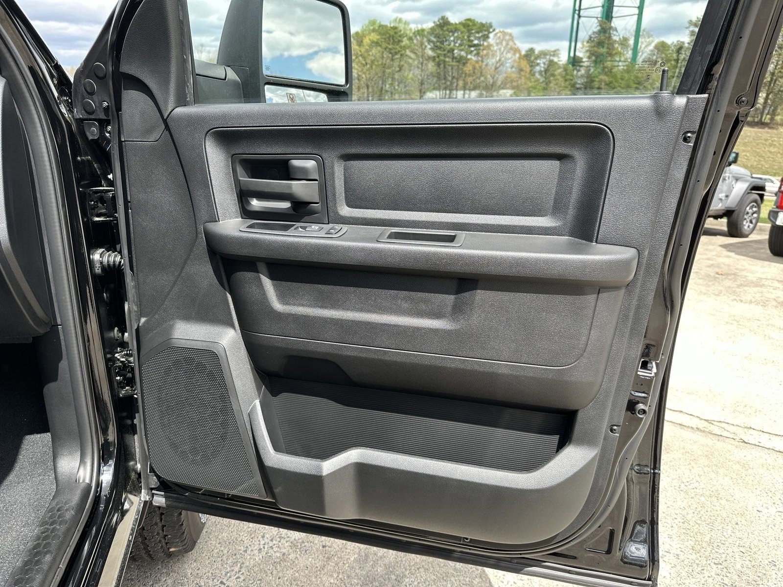 2024 Ram 2500 photo 14
