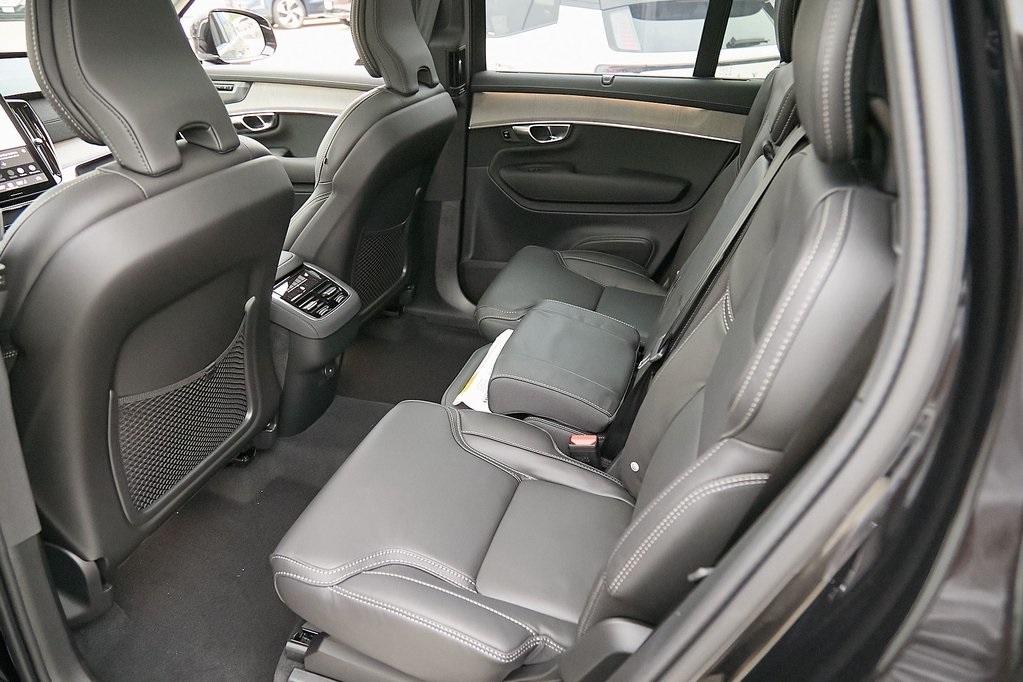 2025 VOLVO XC90 - Image 20
