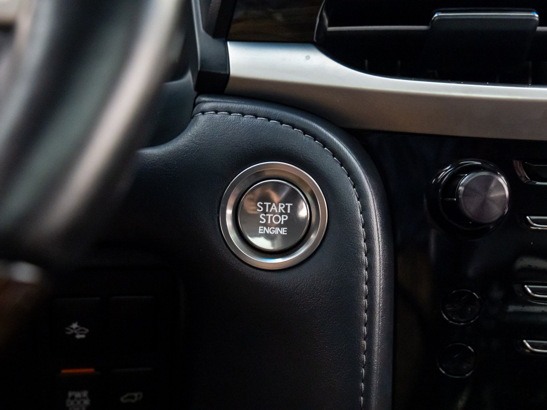 2019 Lexus LX 570 photo 20
