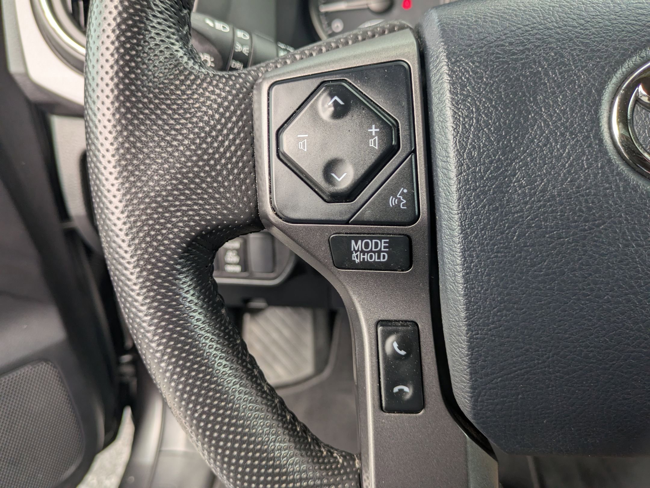 2020 Toyota Tacoma SR5 photo 17