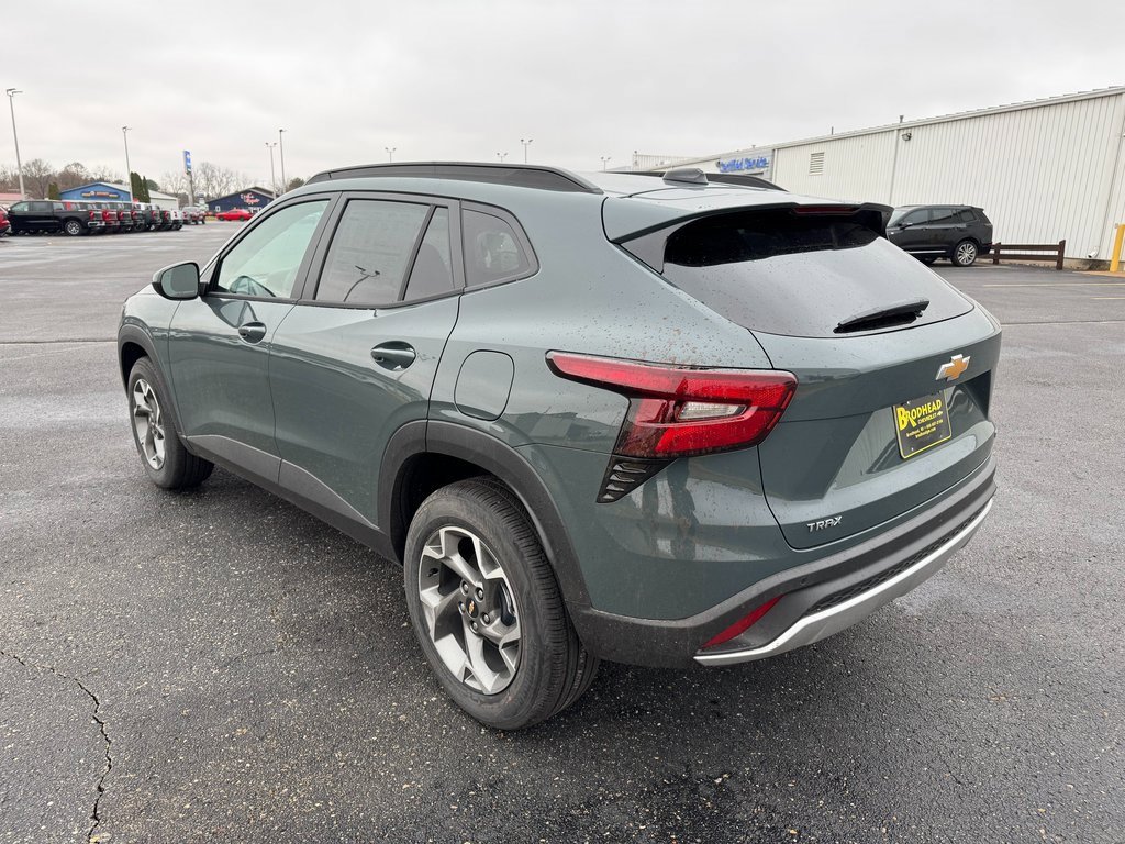 2026 Chevrolet Trax LT photo 3