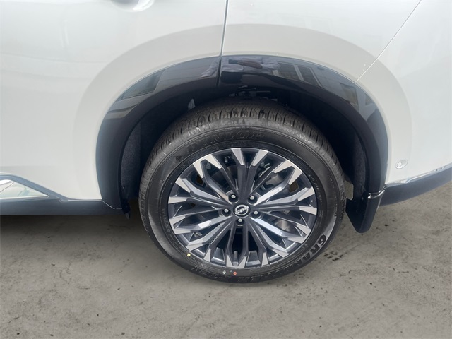 2026 Nissan Rogue Platinum photo 11