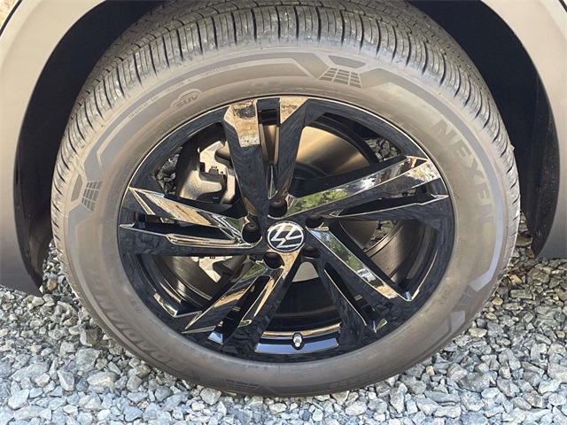 2026 Volkswagen Atlas Cross Sport SEL R-Line photo 9