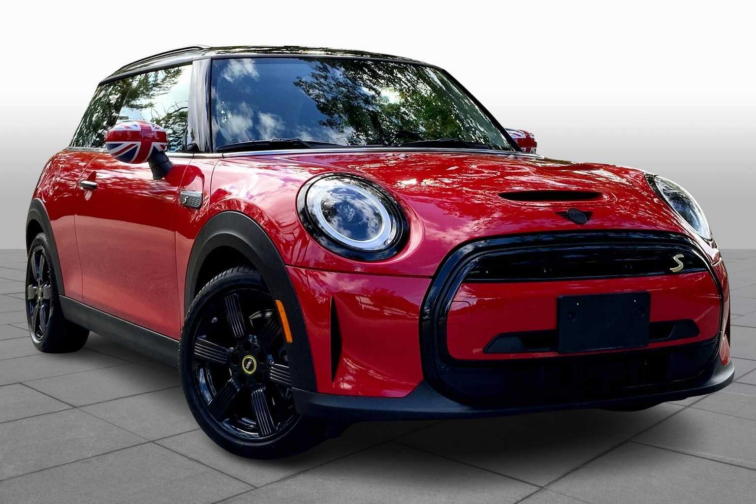 Certified 2024 MINI Hardtop 2 Door SE with VIN WMW13DJ09R2U67563 for sale in Rockland, MA