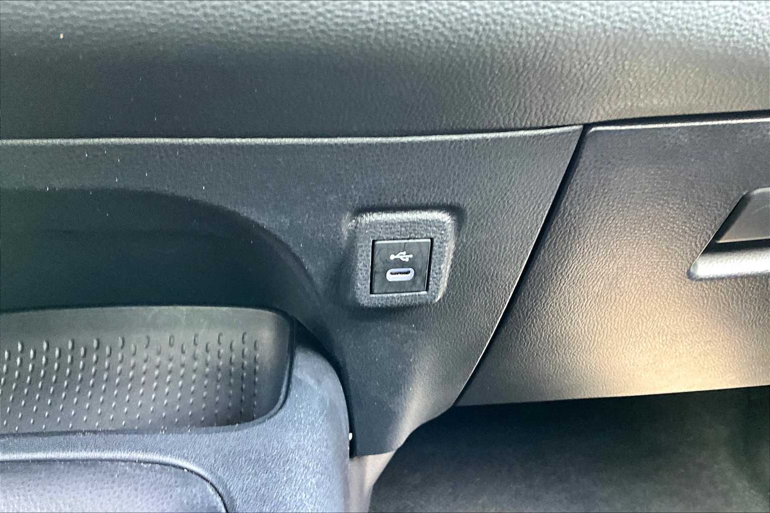 2024 Toyota Corolla LE photo 31