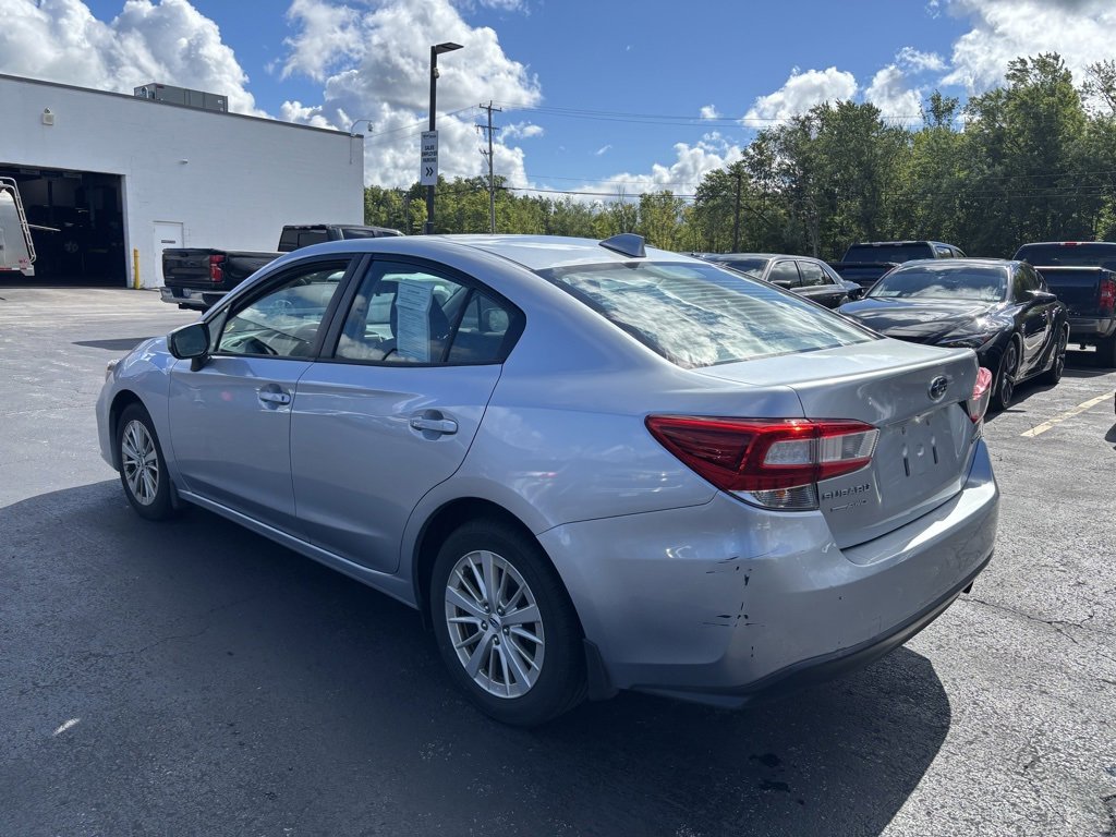 2018 Subaru Impreza 2.0i Premium photo 3