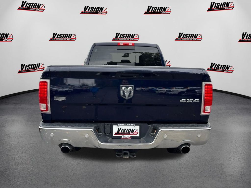 2017 Ram 1500 Laramie photo 4