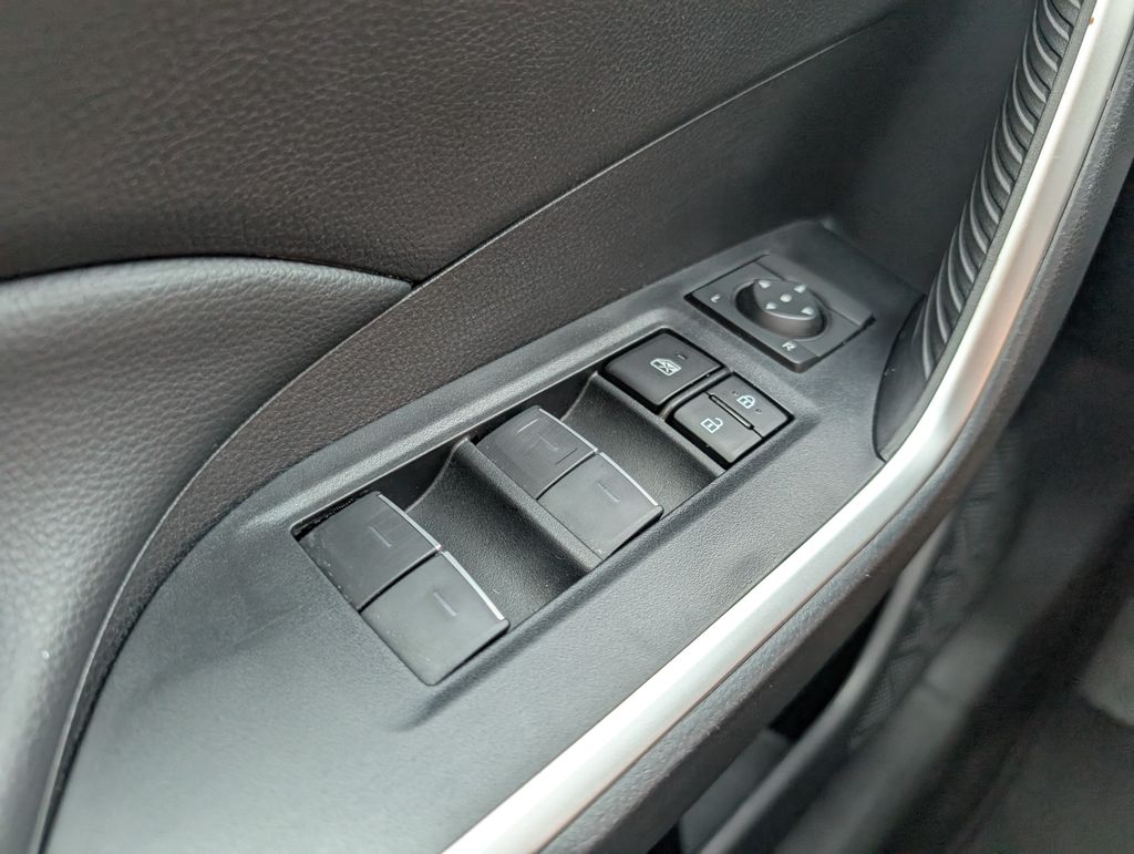 2024 Toyota RAV4 Hybrid XLE photo 11