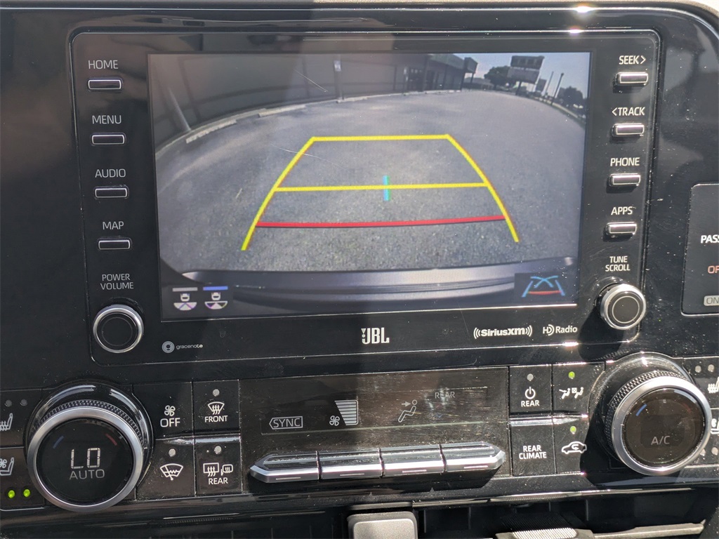 2020 Toyota Highlander Limited photo 24