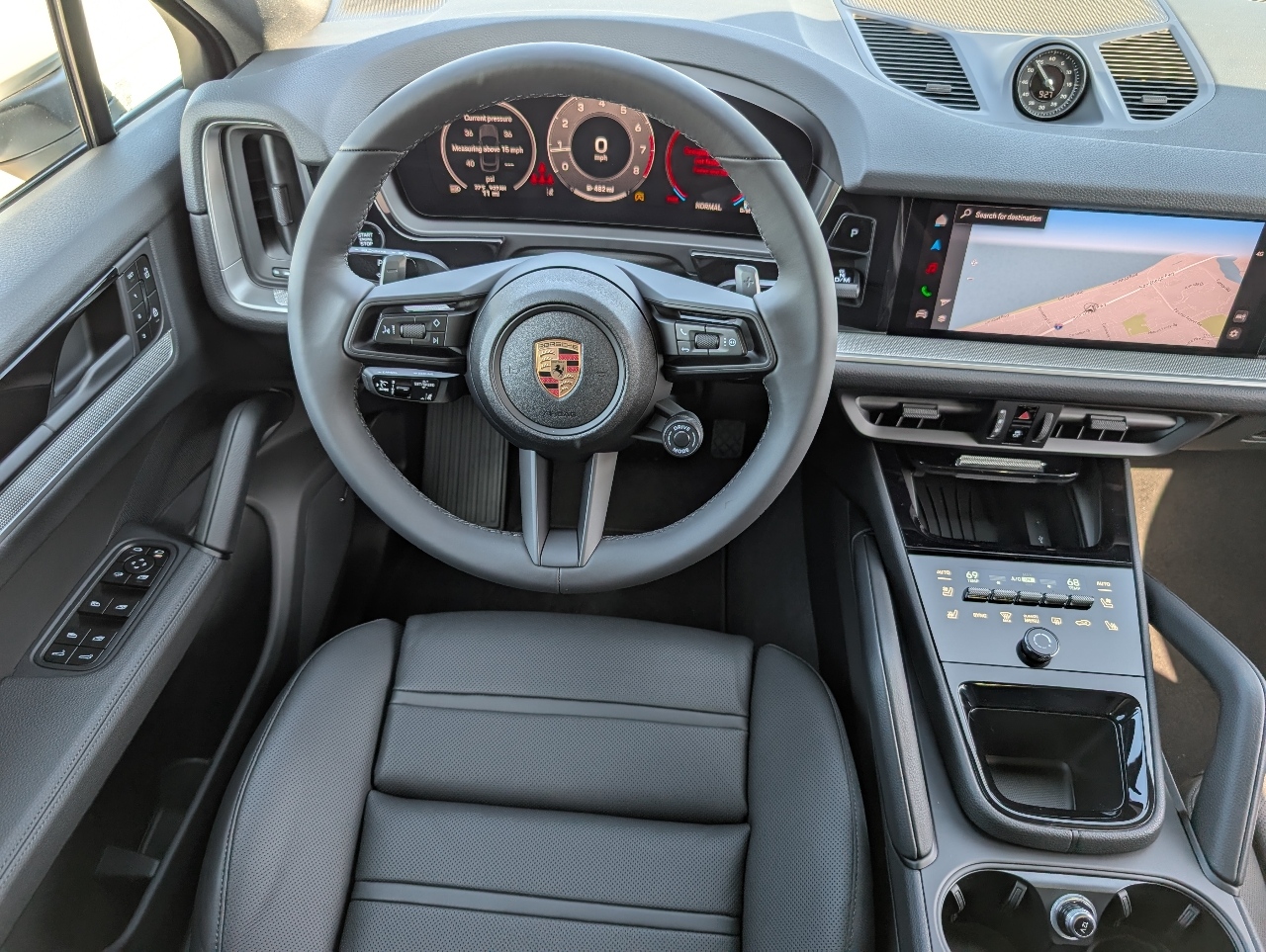 2025 Porsche Cayenne photo 19