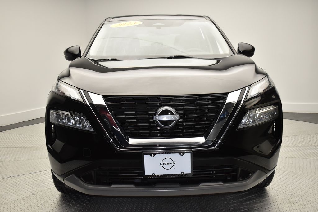 2023 Nissan Rogue SV photo 2