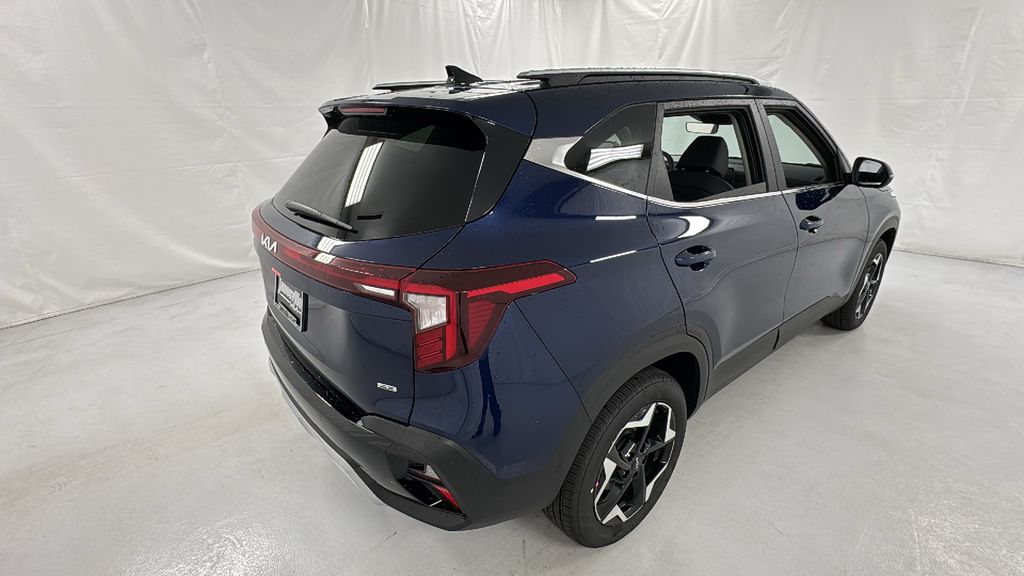2026 Kia Seltos EX photo 3