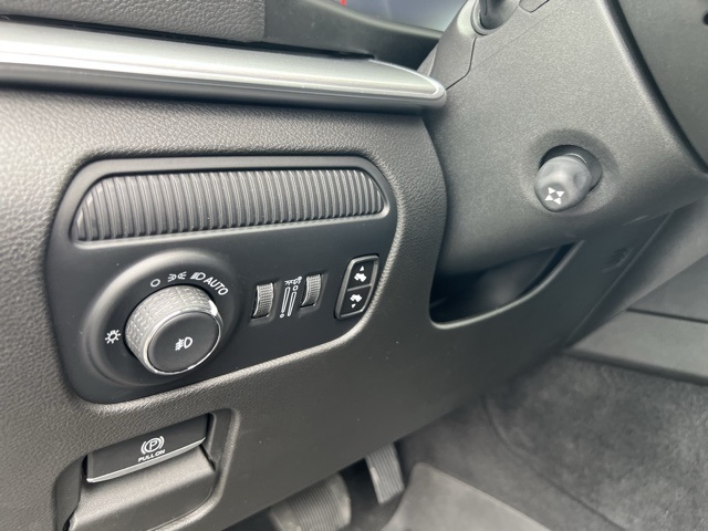 2024 Jeep Wagoneer L Series II photo 6