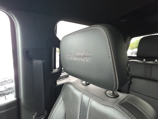 2021 Chevrolet Silverado 3500HD High Country photo 25