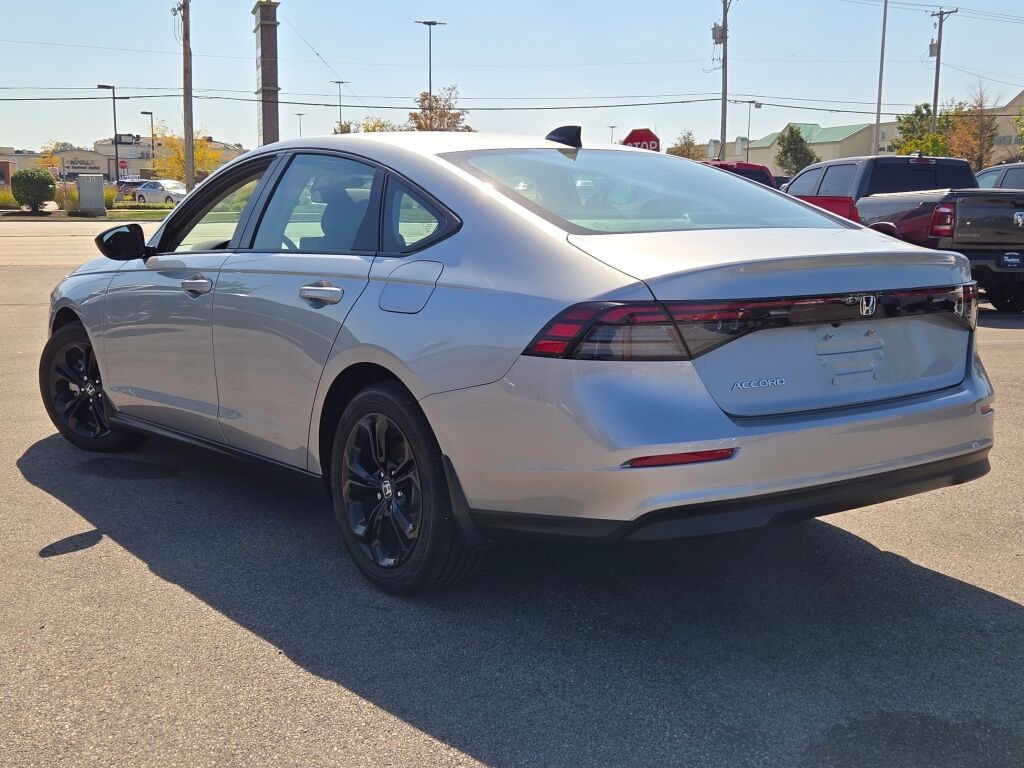 2025 Honda Accord SE photo 8