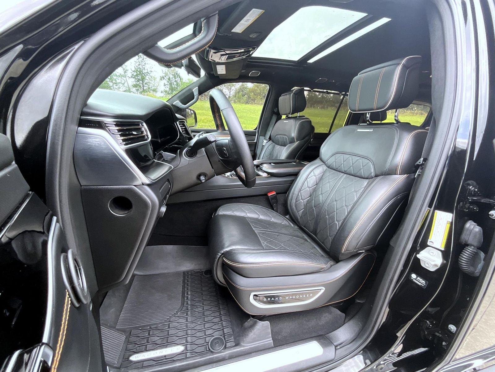 2023 Jeep Grand Wagoneer III Obsidian photo 11